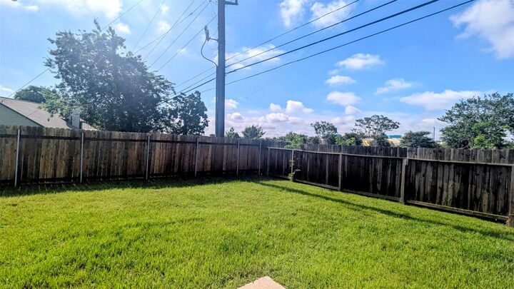 Property Photo:  2402 Raintree Village Drive  TX 77449 