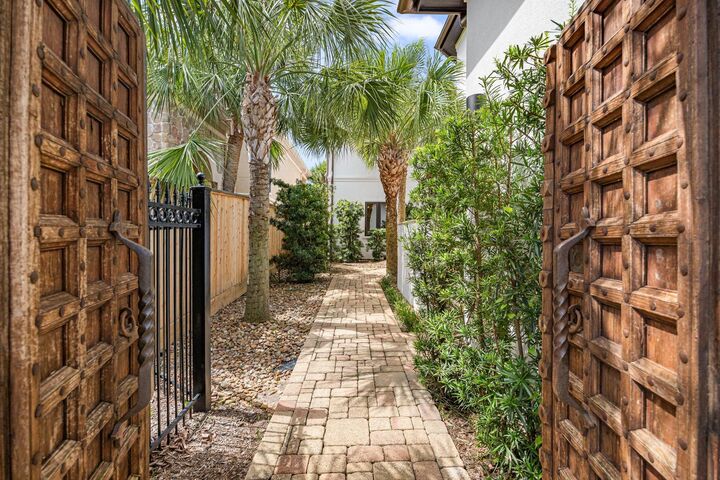 Property Photo: 721 Harborside Way TX 77565