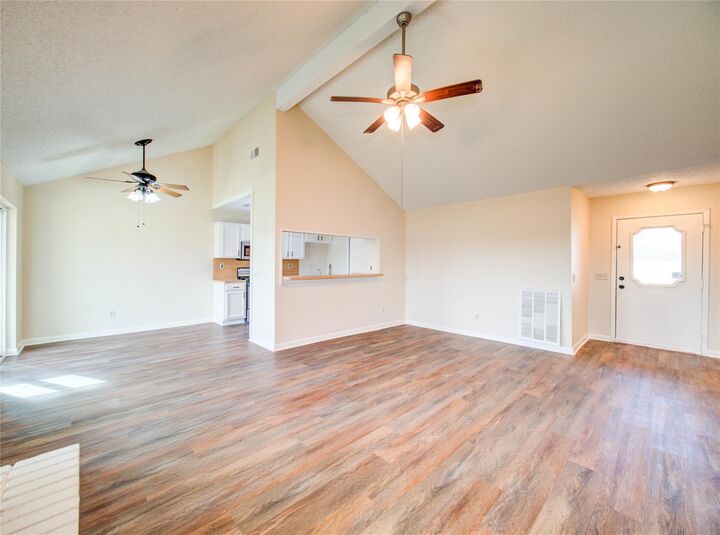 Property Photo: 3307 E Heatherock Circle TX 77479
