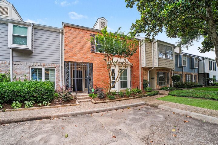 Property Photo:  1661 W Sam Houston Parkway S  TX 77042 