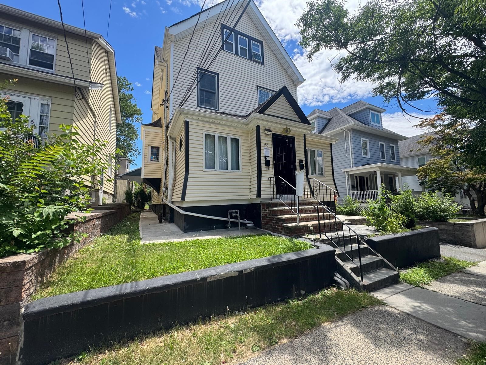Property Photo: 66 Washburn Pl NJ 07073
