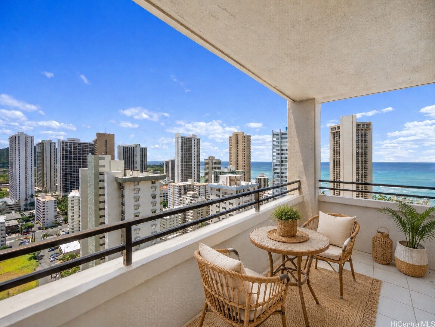 Property Photo:  2410 Cleghorn Street 2803  HI 96815 