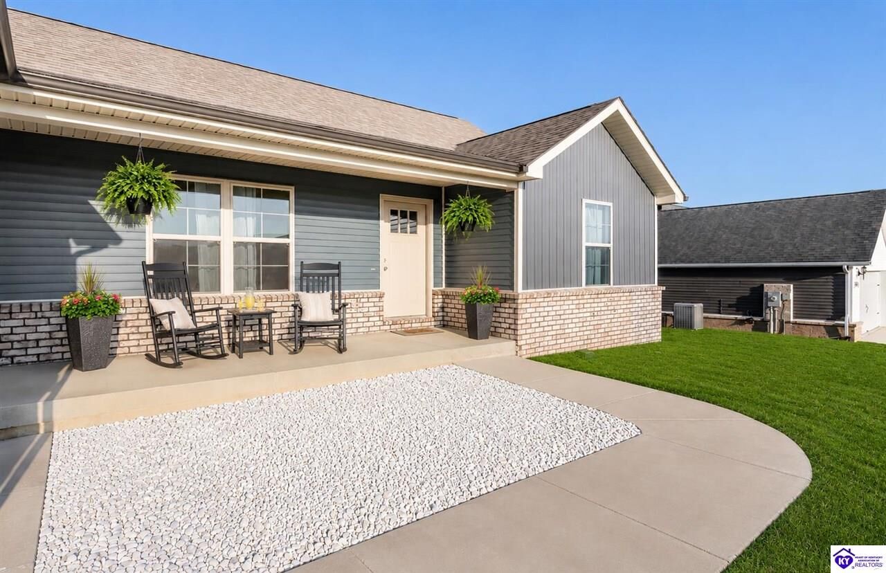 Property Photo:  307 Valhalla Trace  KY 40175 