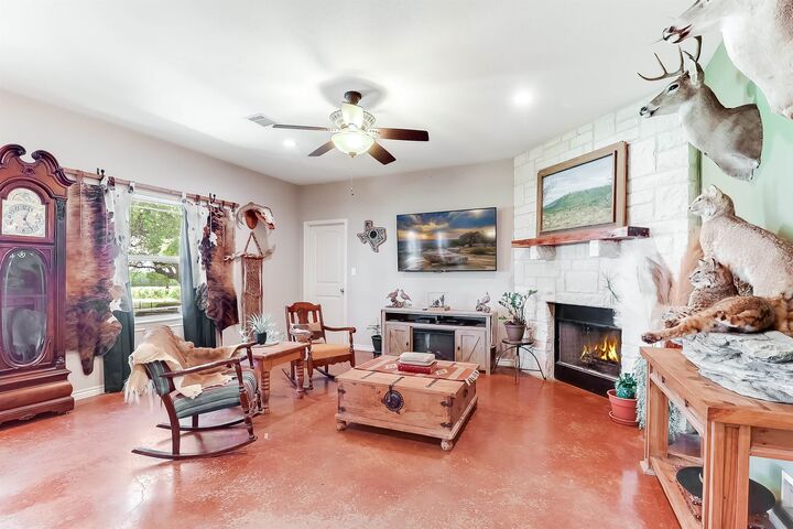 Property Photo:  2271 County Road 112  TX 78611 