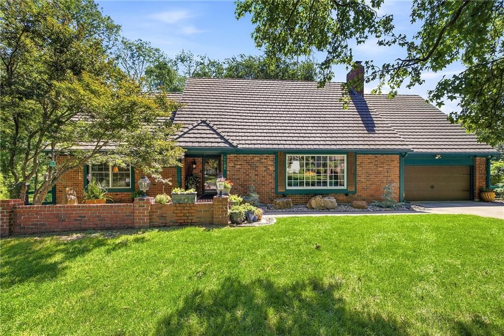 Property Photo:  11101 Belleview Avenue  MO 64114 