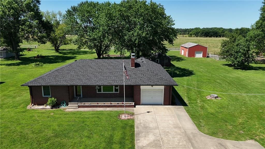 Property Photo:  2002 W 4th Street  KS 66762 