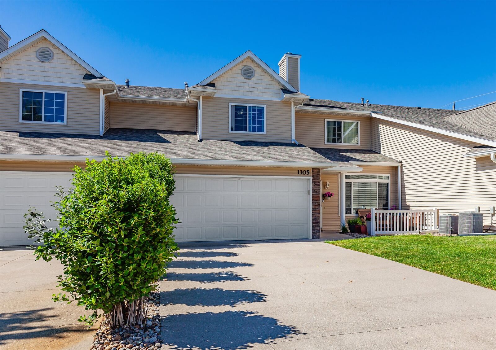 Property Photo: 1105 SE Birch Lane IA 50021