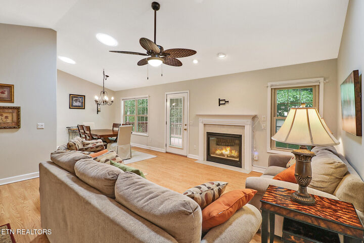 Property Photo: 182 Berkshire Loop TN 38558