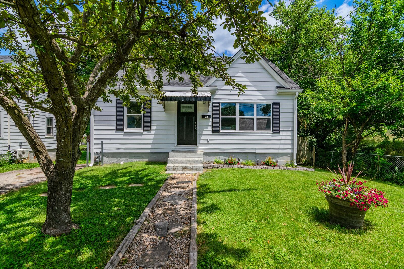 Property Photo:  371 E Washington Street  KY 40391 
