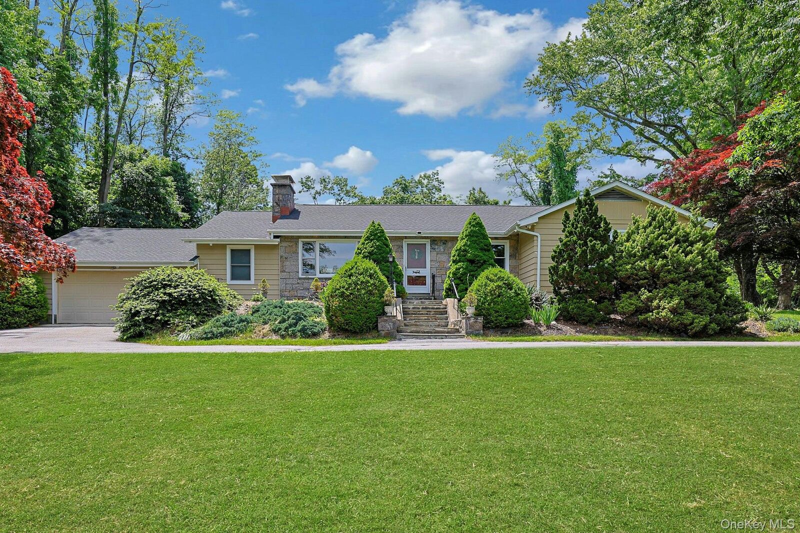 Property Photo: 3 Meadow Park Road NY 10505