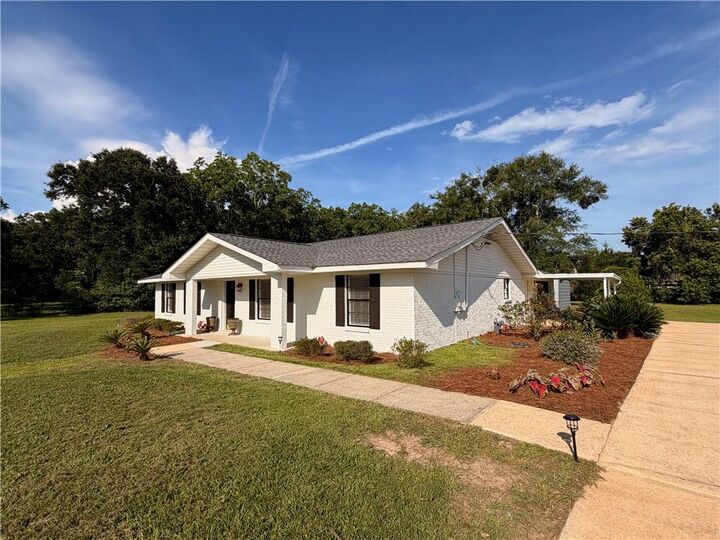 Property Photo:  1675 Dawes Road  AL 36695 