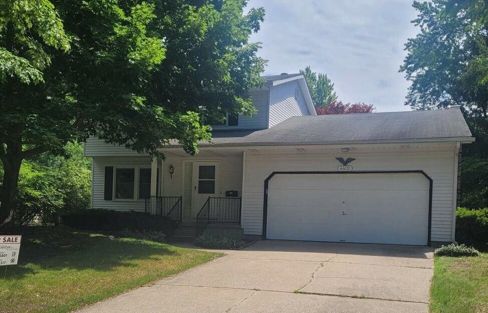Property Photo: 4402 Robinhood MI 48642