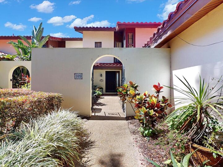 Property Photo: 109 Coventry Lane FL 33844