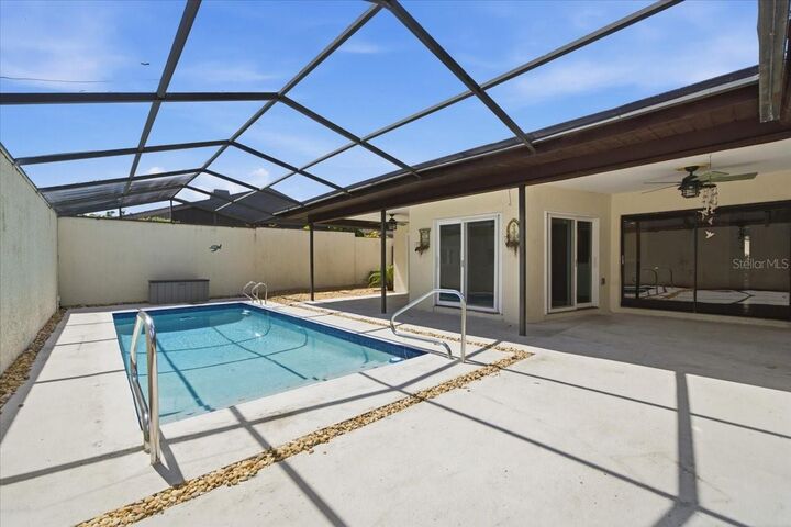 Property Photo: 13510 Avista Drive FL 33624