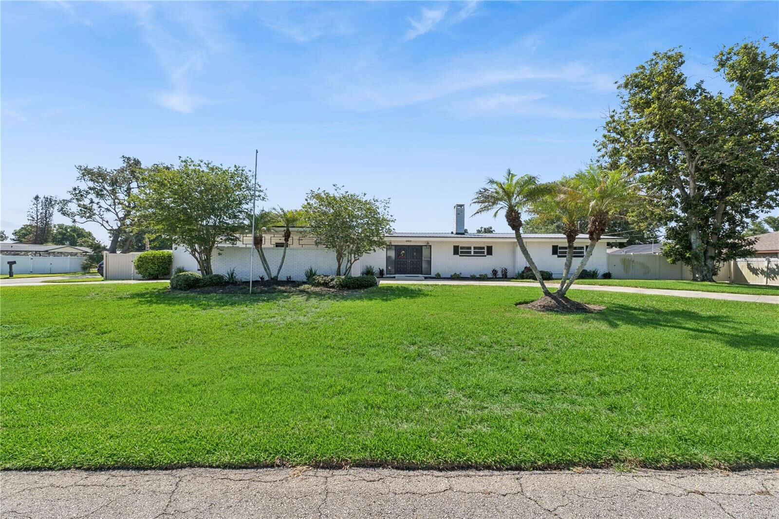 Property Photo:  2925 E Lake Hartridge Drive  FL 33881 