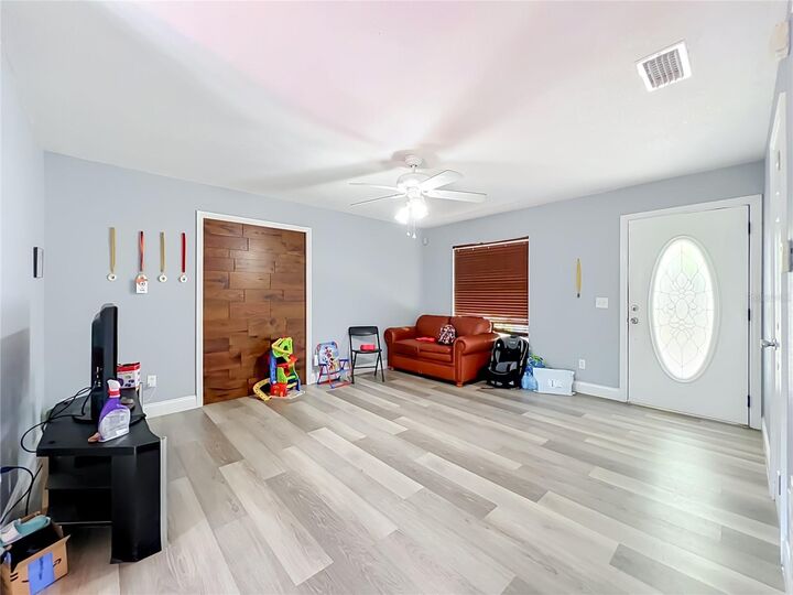 Property Photo:  5855 Hutton Drive  FL 32808 