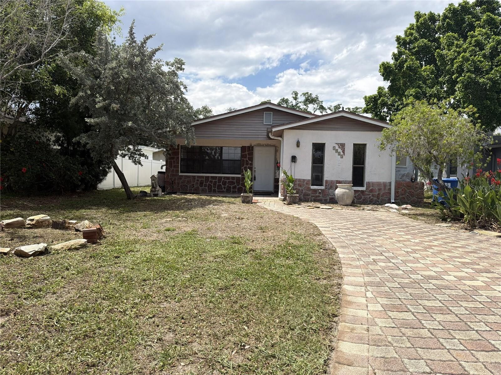 Property Photo:  1835 Maryland Avenue NE  FL 33703 