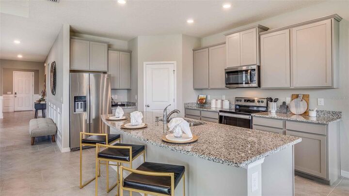 Property Photo:  3507 Hazy Glen Lane  FL 33565 