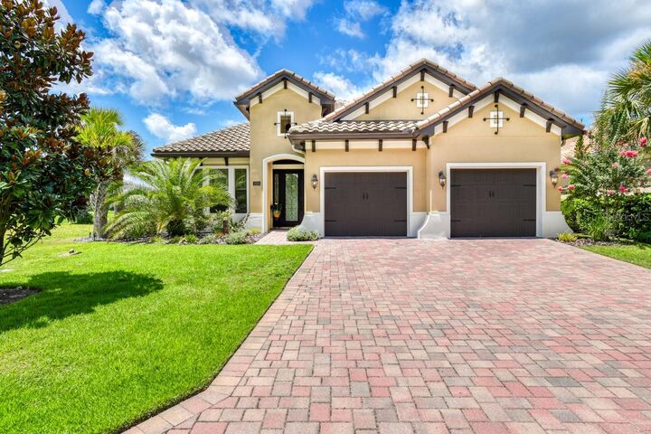 Property Photo: 169 Aspen Way FL 32137