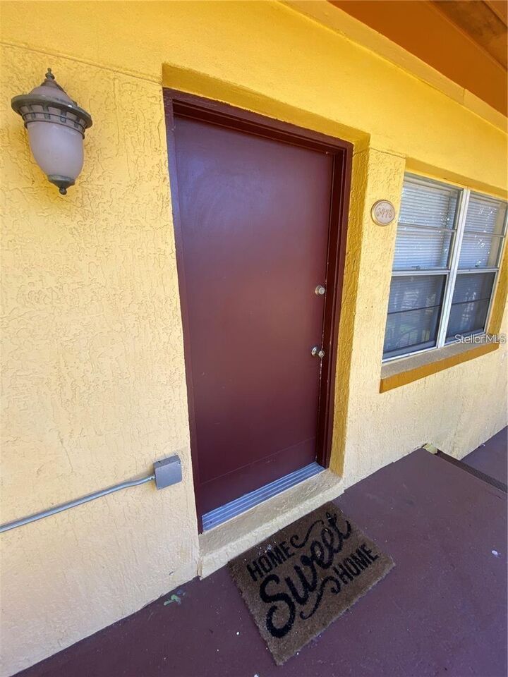 Property Photo: 778 Ridenhour Circle 778 FL 32809