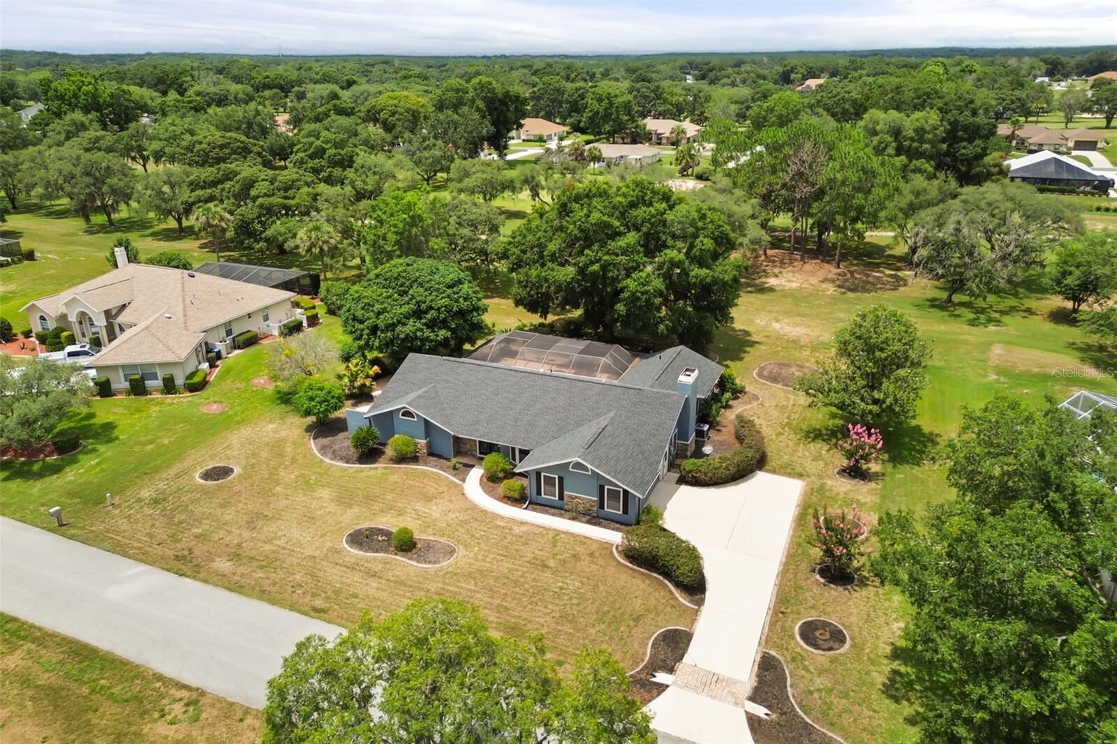 Property Photo: 751 E Gilchrist Court FL 34442
