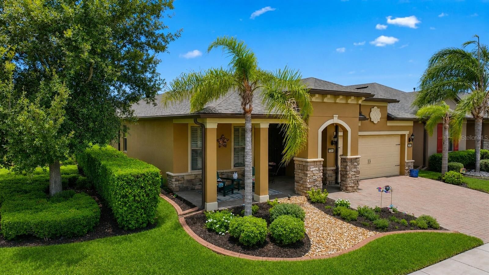 Property Photo:  556 Zamora Way  FL 33837 