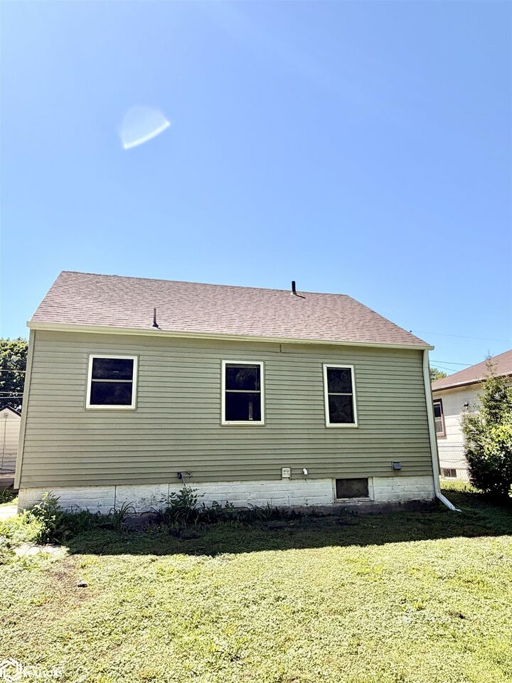 Property Photo: 713 N Tyler Avenue IA 50401