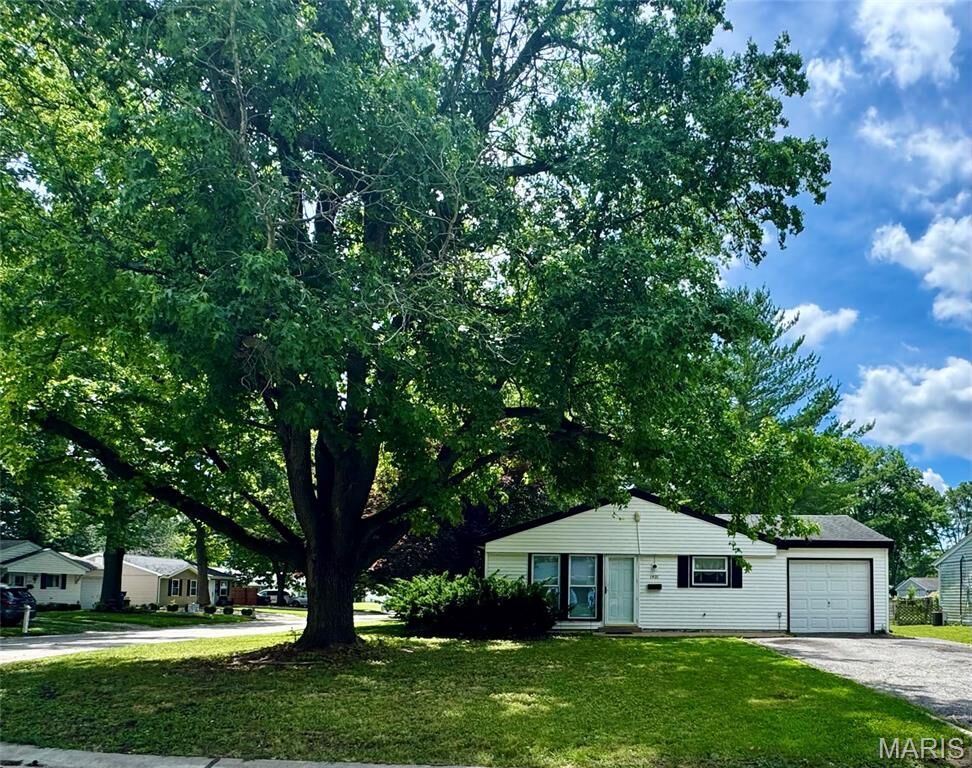 Property Photo: 1401 Peace Drive IL 62220