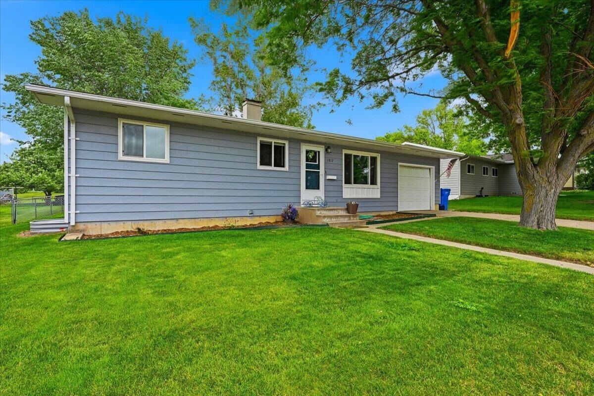 Property Photo: 1817 7th Avenue SD 57717