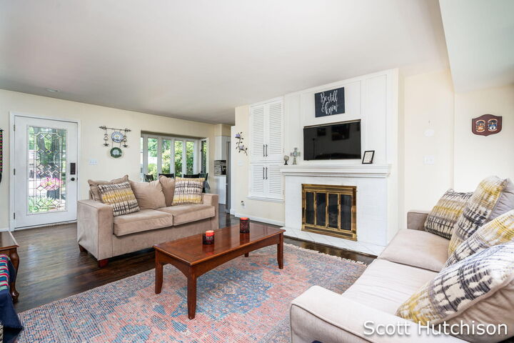 Property Photo: 4316 Kennilworth Drive SE MI 49546