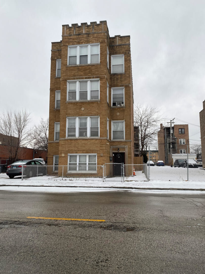 Property Photo:  340 S Homan Street  IL 60624 