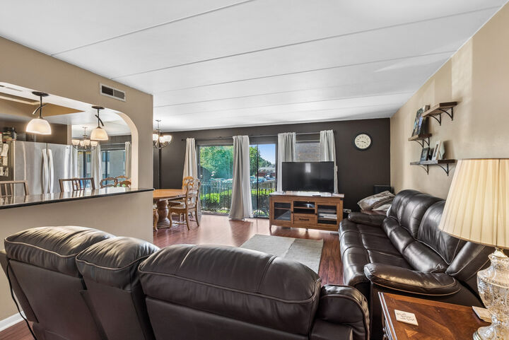Property Photo:  9111 S Roberts Road 7C  IL 60457 
