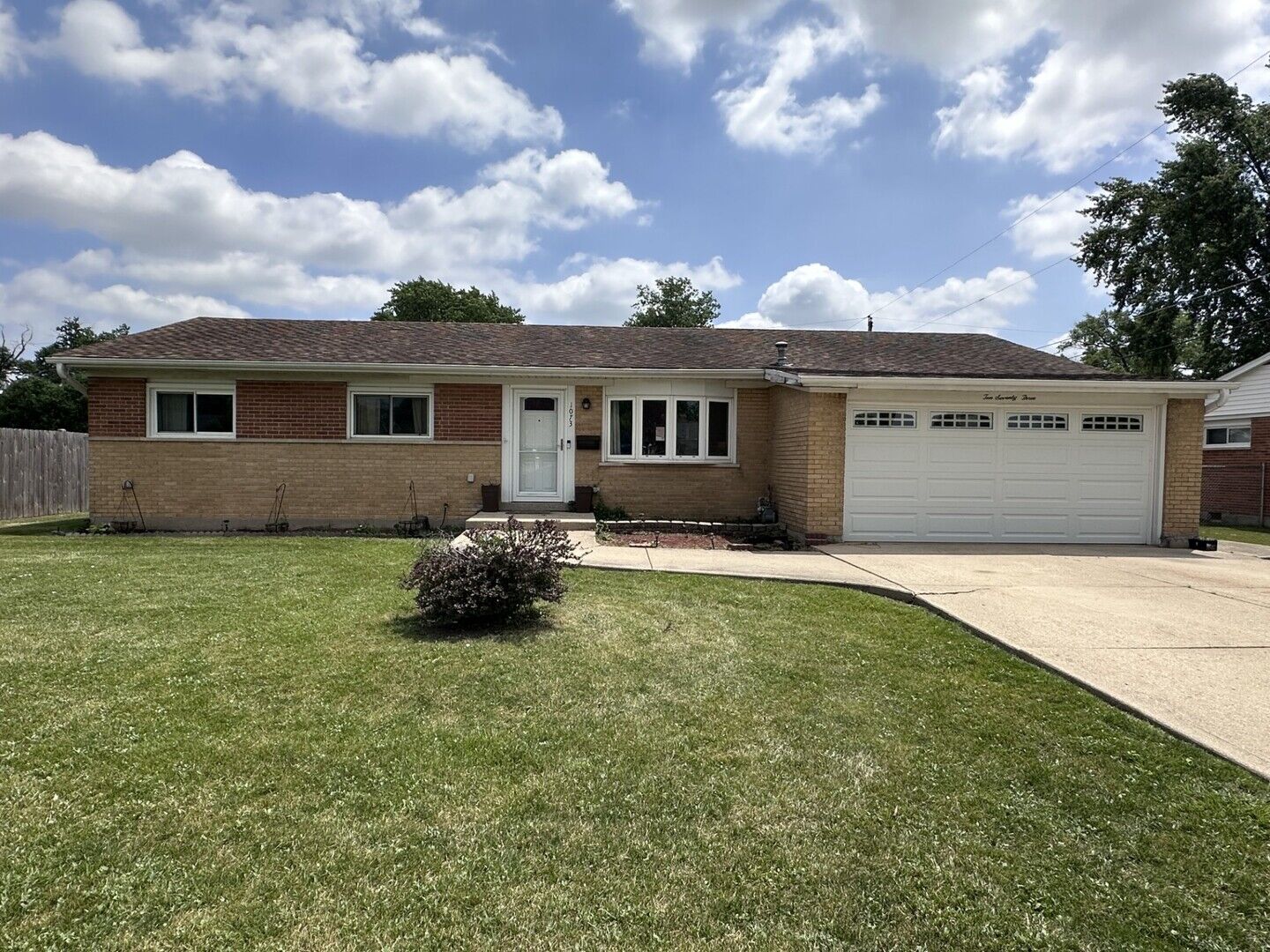 Property Photo:  1073 Anderson Terrace  IL 60016 