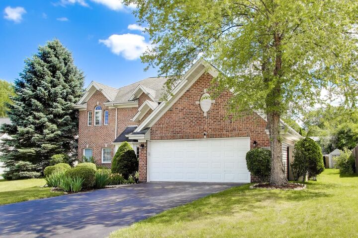 Property Photo: 617 Nordic Court IL 60048
