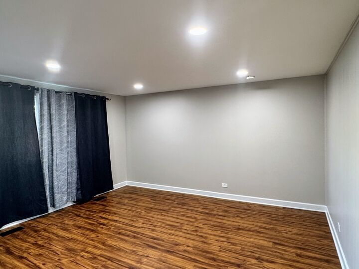 Property Photo:  134 S Salem Drive  IL 60193 