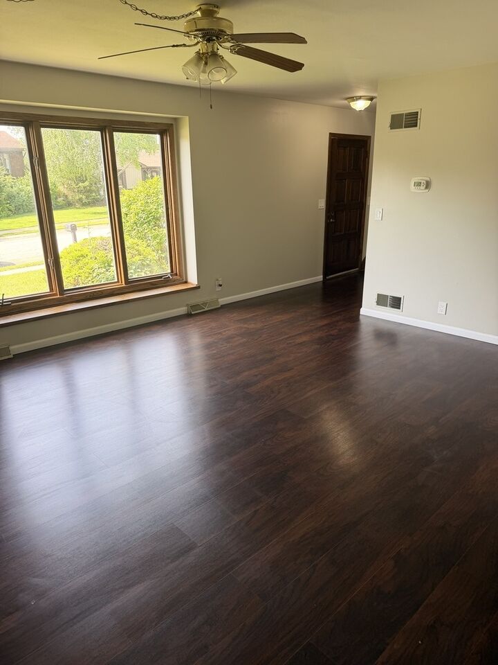 Property Photo:  4810 Eastwood Court  IL 60087 