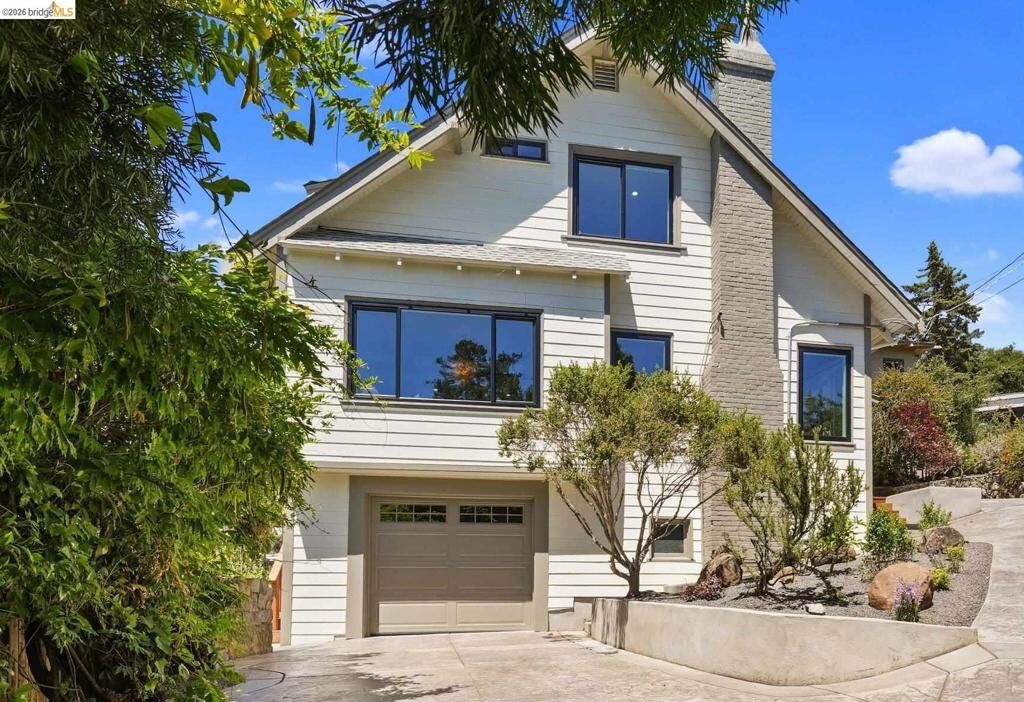 Property Photo:  5765 Manila Ave  CA 94618 
