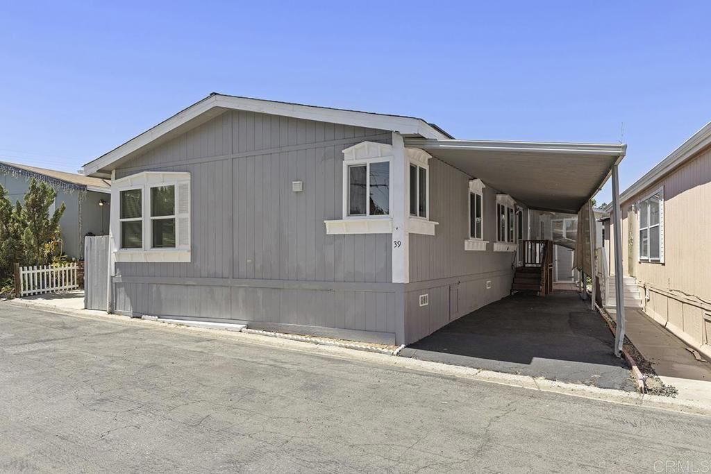 Property Photo: 1638 Calavo Road Spc 39 CA 92028