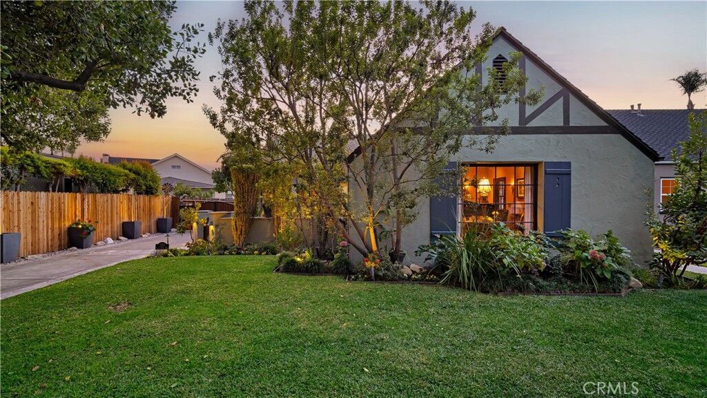 Property Photo:  2510 N Park Boulevard  CA 92706 
