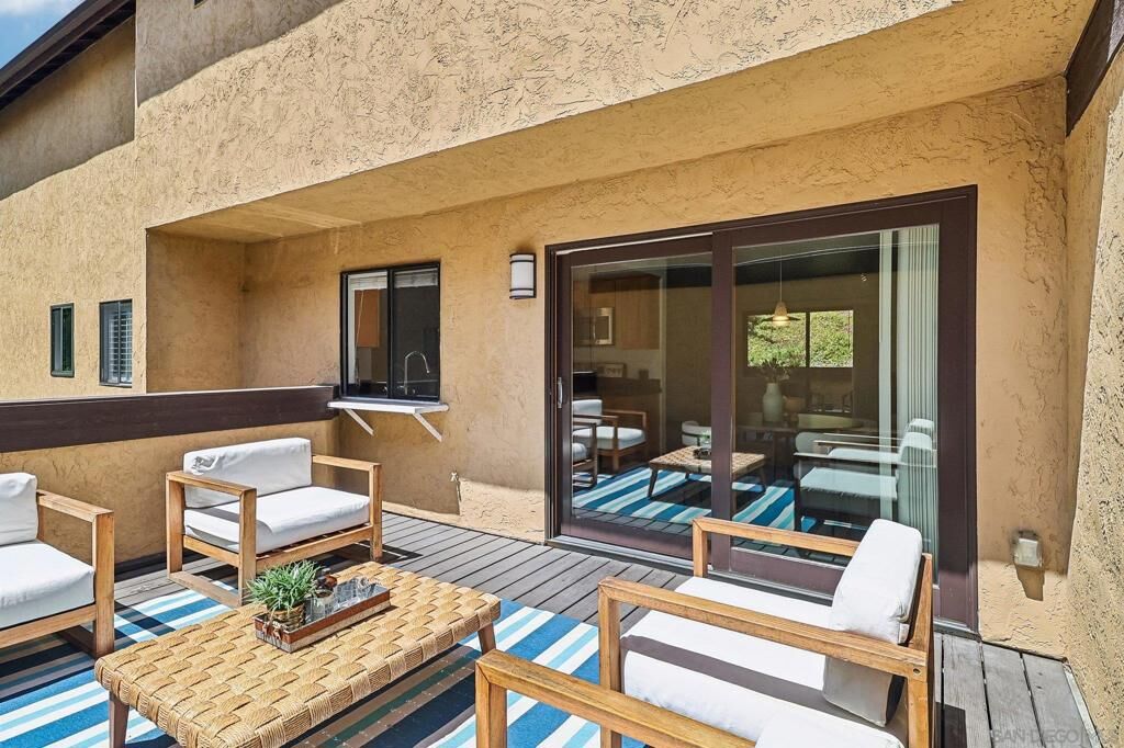 Property Photo:  1680 N Coast Highway 101 30  CA 92024 