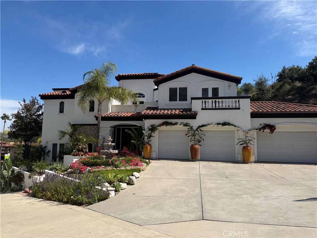 Property Photo:  31072 Via Consuelo  CA 92679 