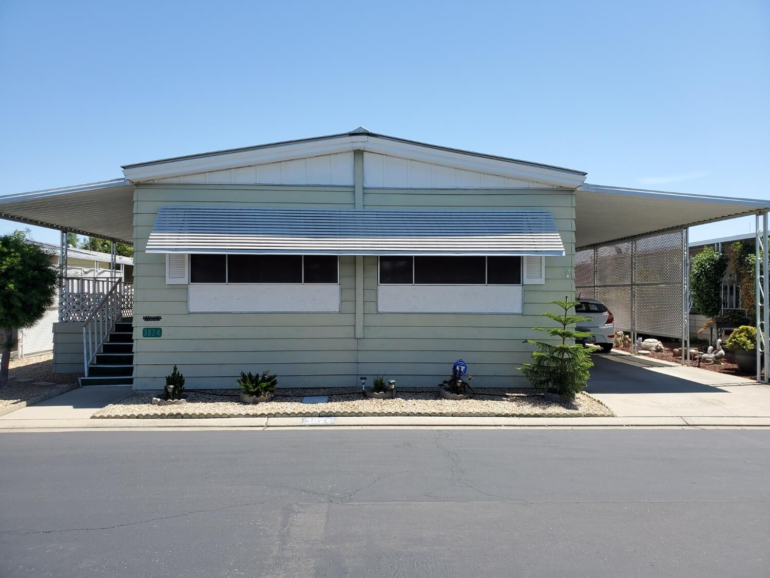 Property Photo: 3824 Maui Terrace CA 95355
