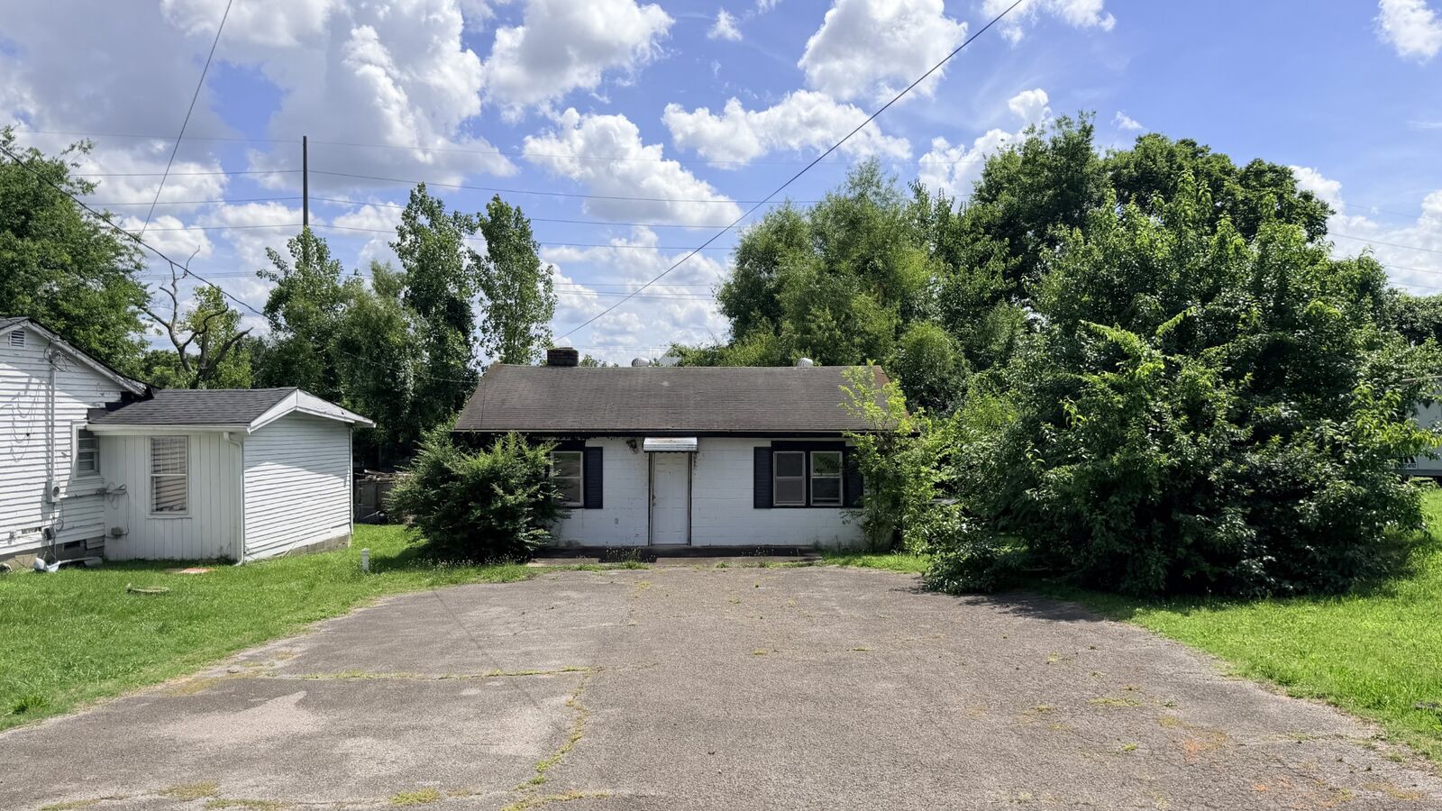 Property Photo: 2134 Gains St TN 37207