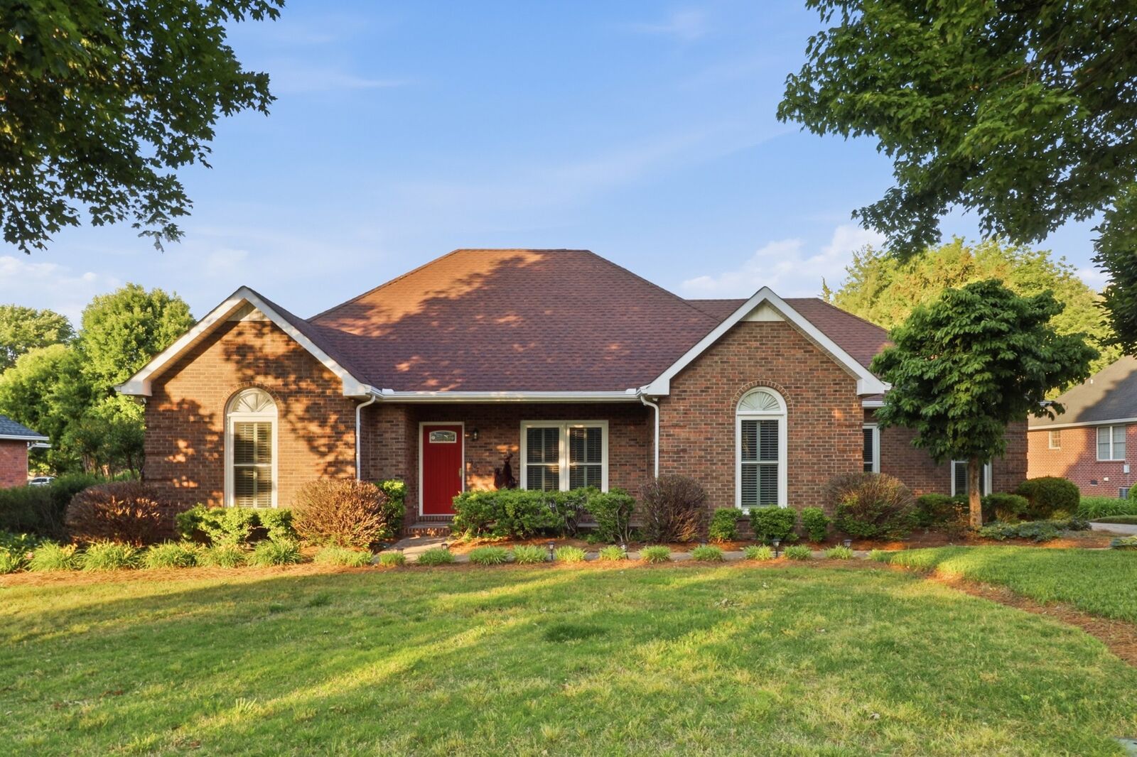 Property Photo: 1907 Chartwell Ct TN 37130