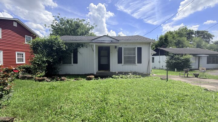 Property Photo: 2130 Gains St TN 37207