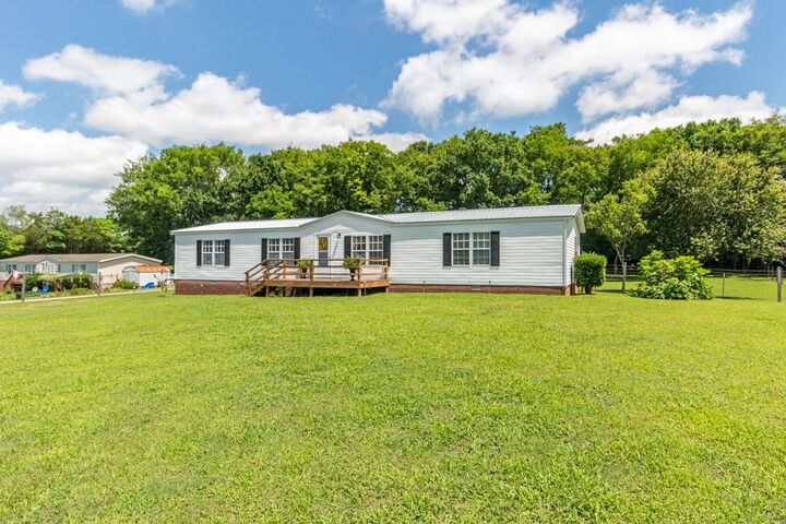 Property Photo: 1720 John Sharp Rd TN 37174