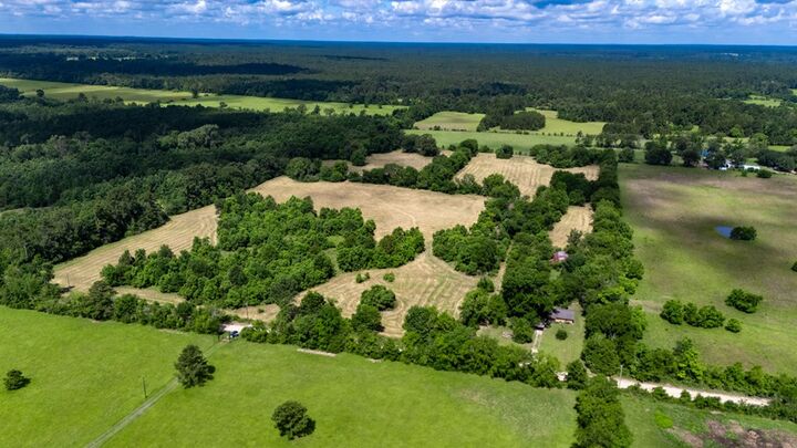 Property Photo:  1615 County Line Road  TX 75847 