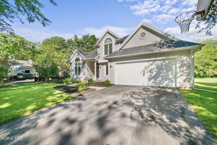 Property Photo:  780 Hunters Run  OH 43551 
