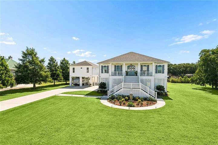 Property Photo: 104 Moray Drive LA 70461