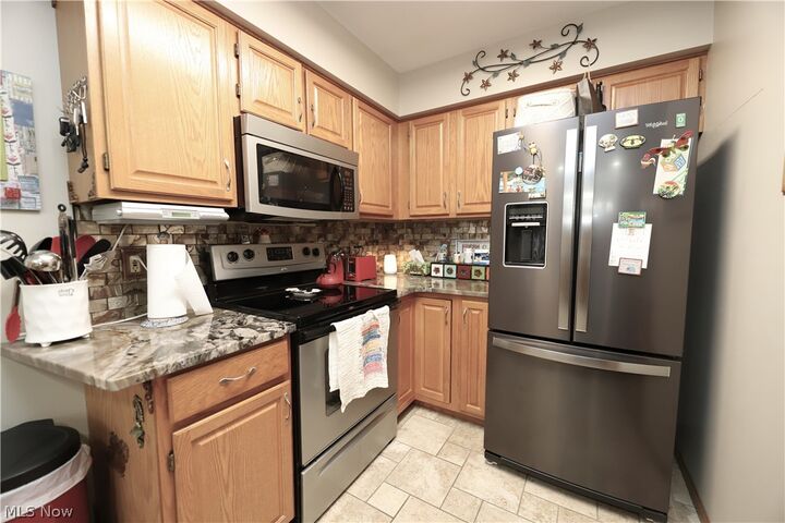 Property Photo: 861 Westland Drive OH 44256
